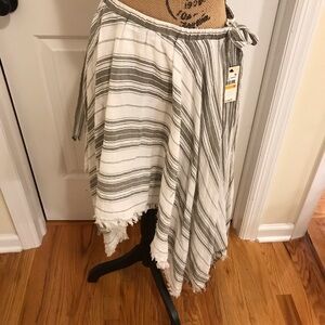 👗MAX STUDIO London Feathered Skirt